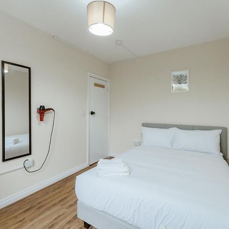 Mile End Rooms 57A 런던 외부 사진