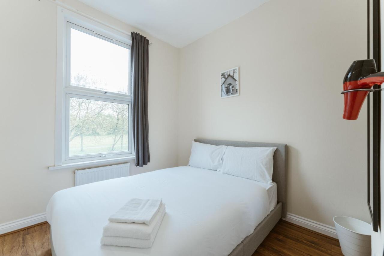 Mile End Rooms 57A 런던 외부 사진