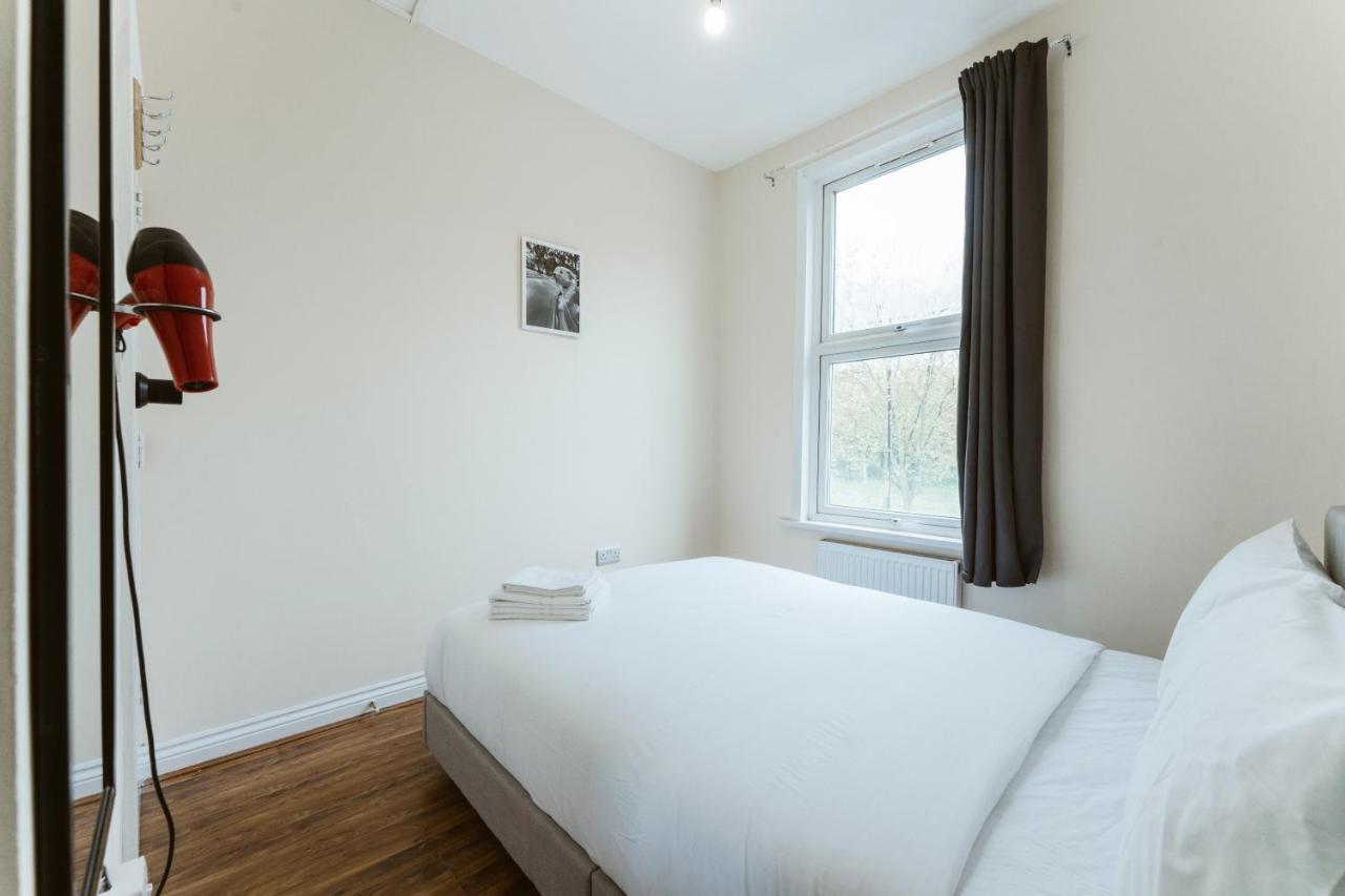 Mile End Rooms 57A 런던 외부 사진