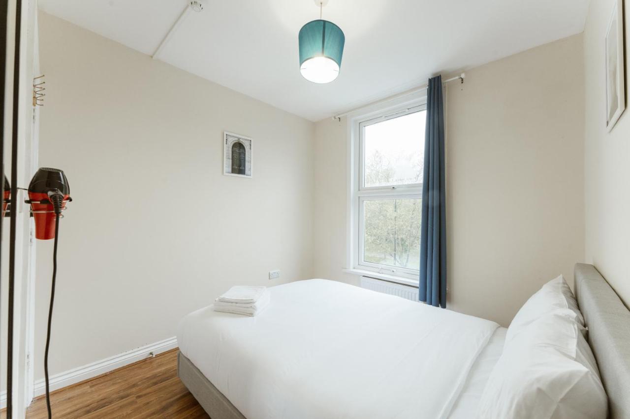 Mile End Rooms 57A 런던 외부 사진